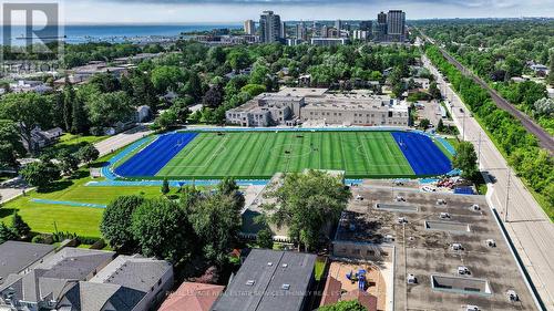 6 Iroquois Avenue, Mississauga, ON 
