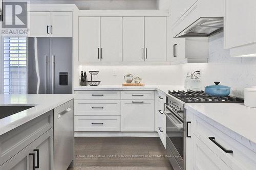 6 Iroquois Avenue, Mississauga, ON - Indoor Photo Showing Kitchen With Stainless Steel Kitchen With Upgraded Kitchen