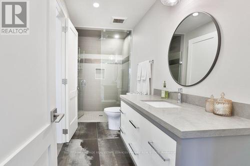 6 Iroquois Avenue, Mississauga, ON - Indoor Photo Showing Bathroom