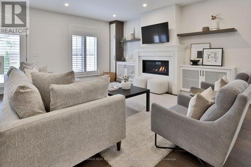 6 Iroquois Avenue, Mississauga, ON 