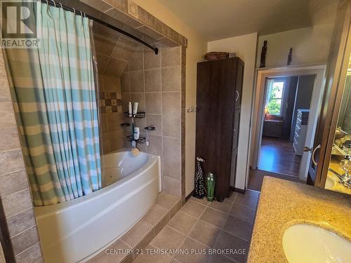 75 Fifth Avenue, Englehart, ON 