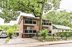76 HILLDALE ROAD Toronto, ON M6N 3Y2