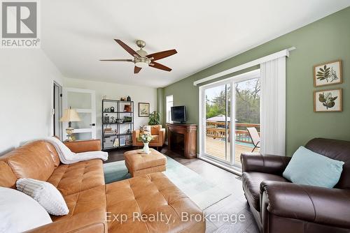 1852 Stockdale Road, Quinte West (Murray Ward), ON - Indoor Photo Showing Living Room