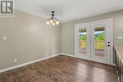 Dining area leading onto the covered deck - 