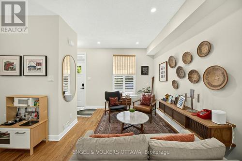 68 Upper Lorne Place, Ottawa, ON 