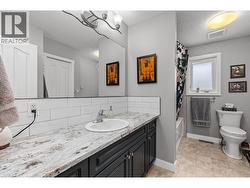 Full bathroom. - 