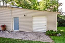 Attached workshop and storage garage - 