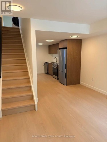 247A BRADFORD STREET , Ottawa, Ontario K2B 5Z5 2