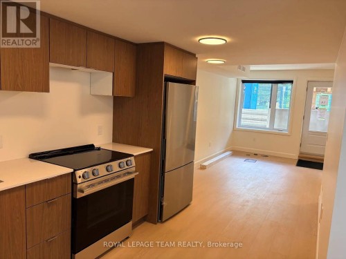 247A BRADFORD STREET , Ottawa, Ontario K2B 5Z5 5