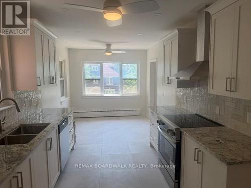 2 - 379 STEWART STREET , Ottawa, Ontario K1N 6K9 3