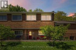123 - 90 EDGEWOOD AVENUE  Toronto, ON M4L 3H1