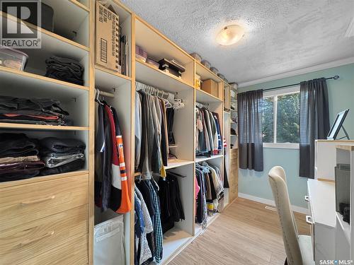 322 35Th Street, Battleford, SK - Indoor With Storage
