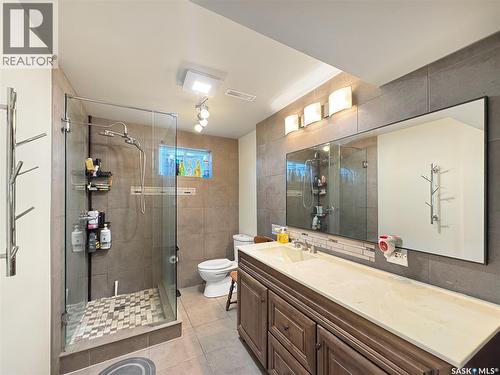322 35Th Street, Battleford, SK - Indoor Photo Showing Bathroom