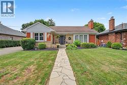 19 SPRINGFIELD Drive Brantford, ON N3R 1N1