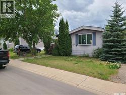 123 Lochrie CRESCENT  Saskatoon, SK S7M 5E3