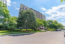 302 - 100 CANYON AVENUE Toronto, ON M3H 5T9