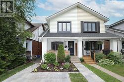339 SCARBOROUGH ROAD Toronto, ON M4E 3M9