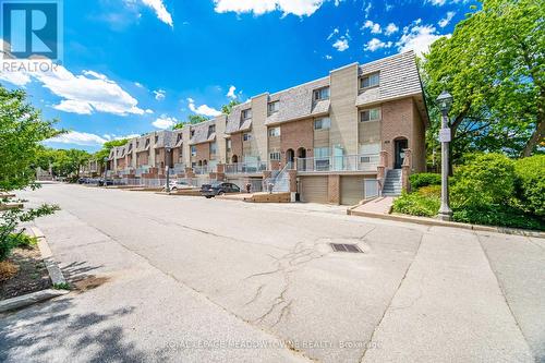 16 Dutch Myrtle Way, Toronto, ON 