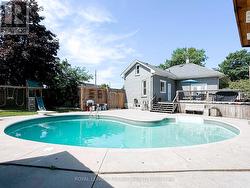 12 EAST AVENUE St. Thomas, ON N5R 3S8