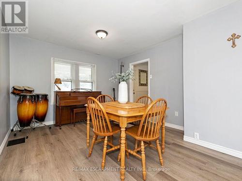 52 Stapleton Avenue N, Hamilton, ON 