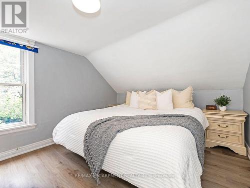 52 Stapleton Avenue N, Hamilton, ON 