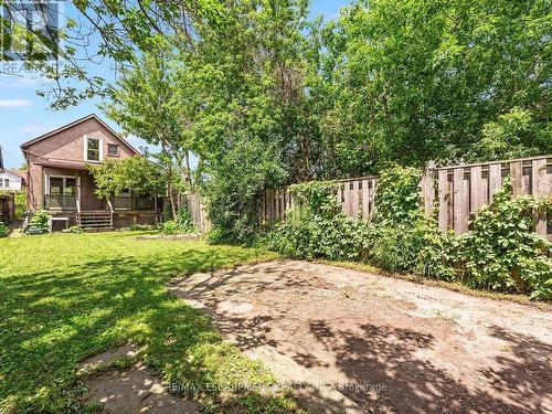 52 Stapleton Avenue N, Hamilton, ON 