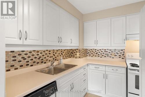 Kitchen with dishwasher - 81 - 286 Cushman Road, St. Catharines (Carlton/Bunting), ON 