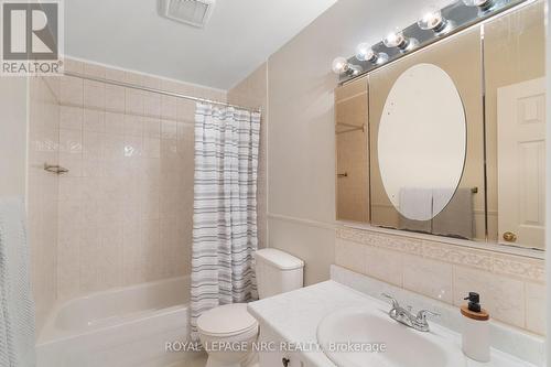 4-piece bathroom freshly painted - 81 - 286 Cushman Road, St. Catharines (Carlton/Bunting), ON 
