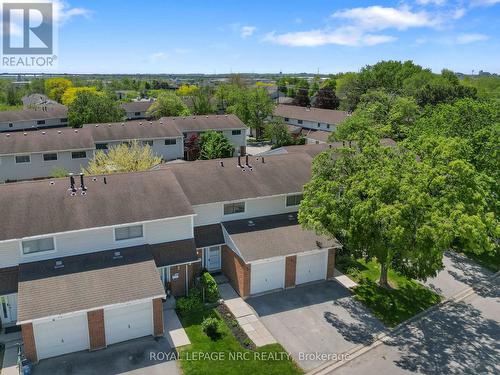 Privat entrance with attached garage and parking - 81 - 286 Cushman Road, St. Catharines (Carlton/Bunting), ON 