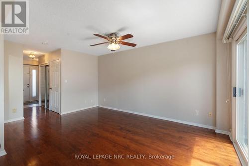 Living room view toward front entrance - 81 - 286 Cushman Road, St. Catharines (Carlton/Bunting), ON 