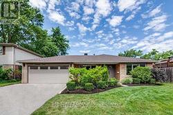 2131 SUNNYVALE DRIVE Oakville, ON L6L 1W6