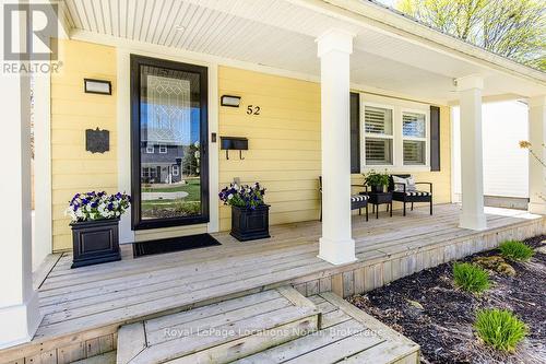 52 SEVENTH STREET  Collingwood, ON L9Y 2A7