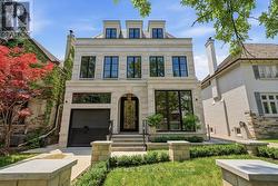 204 FOREST HILL ROAD Toronto, ON M5P 2N4