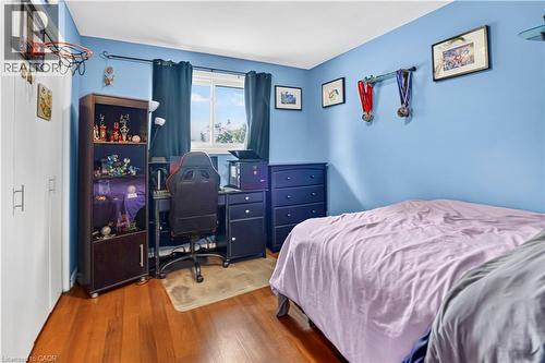 Hardwood-style flooring throughout - 234 Thunderbird Drive, Cambridge, ON - Indoor Photo Showing Bedroom