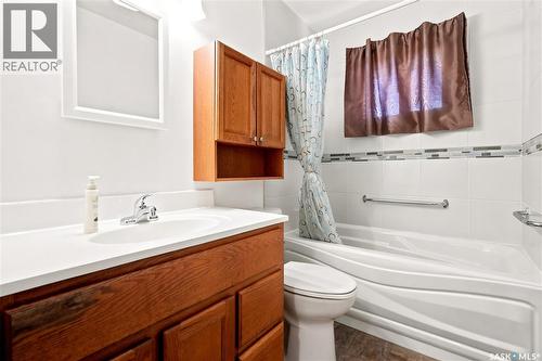 3326 4Th Avenue N, Regina, SK - Indoor Photo Showing Bathroom