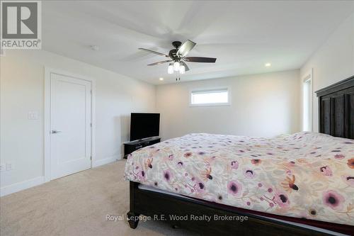 72 Trailview Drive E, Tillsonburg, ON - Indoor Photo Showing Bedroom