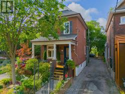 33 FRIZZELL AVENUE Toronto, ON M4K 1H8