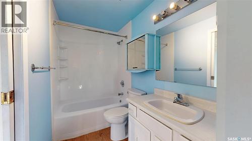 5118 10Th Avenue, Regina, SK 