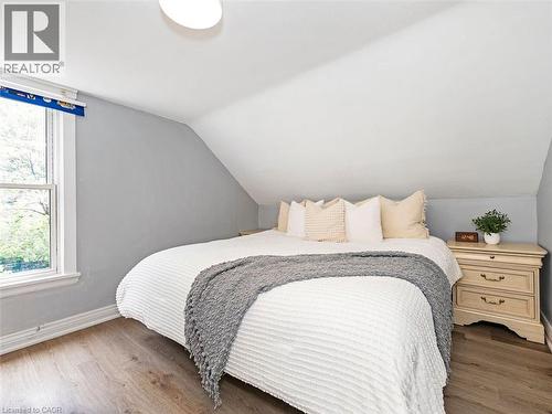 52 Stapleton Avenue N, Hamilton, ON 