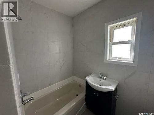 1447 Elphinstone Street, Regina, SK 
