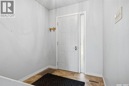 98 Oakview Drive, Regina, SK 