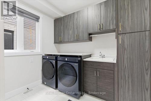 92 Moon Crescent, Cambridge, ON 