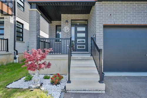 92 Moon Crescent, Cambridge, ON 