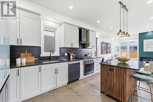 92 Moon Crescent, Cambridge, ON 