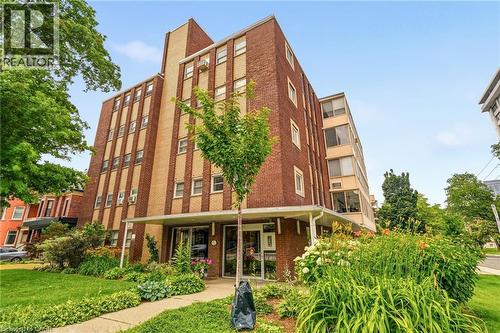 38 CHARLTON Avenue W Unit# 402  Hamilton, ON L8P 2C1