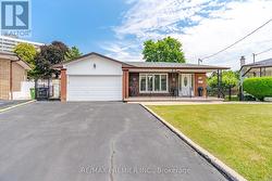 11 KINNIE COURT Toronto, ON M3N 2S1