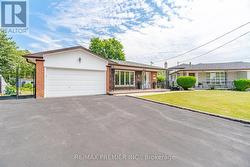11 KINNIE COURT Toronto, ON M3N 2S1
