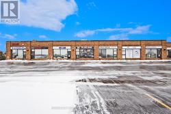 1077 BRITANNIA ROAD E  Mississauga, ON L4W 3X1