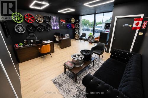 1077 Britannia Road E, Mississauga, ON 