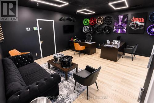 1077 Britannia Road E, Mississauga, ON 
